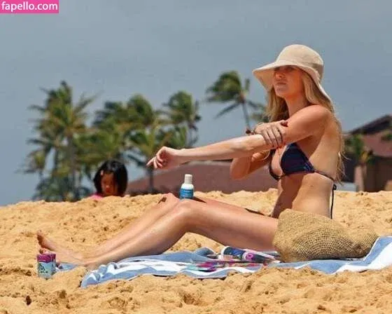 Stephanie Pratt Onlyfans Photo Gallery 