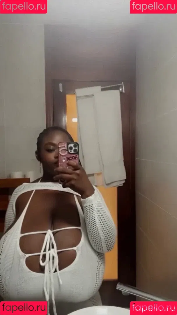 Chanel La Croix Onlyfans Photo Gallery 