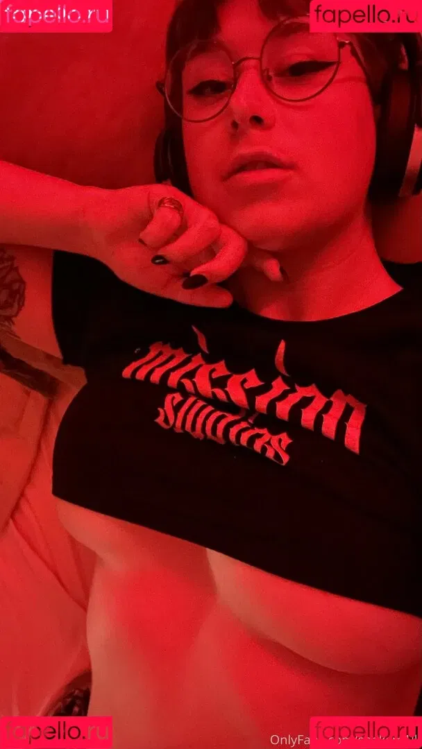 grraves Onlyfans Photo Gallery 