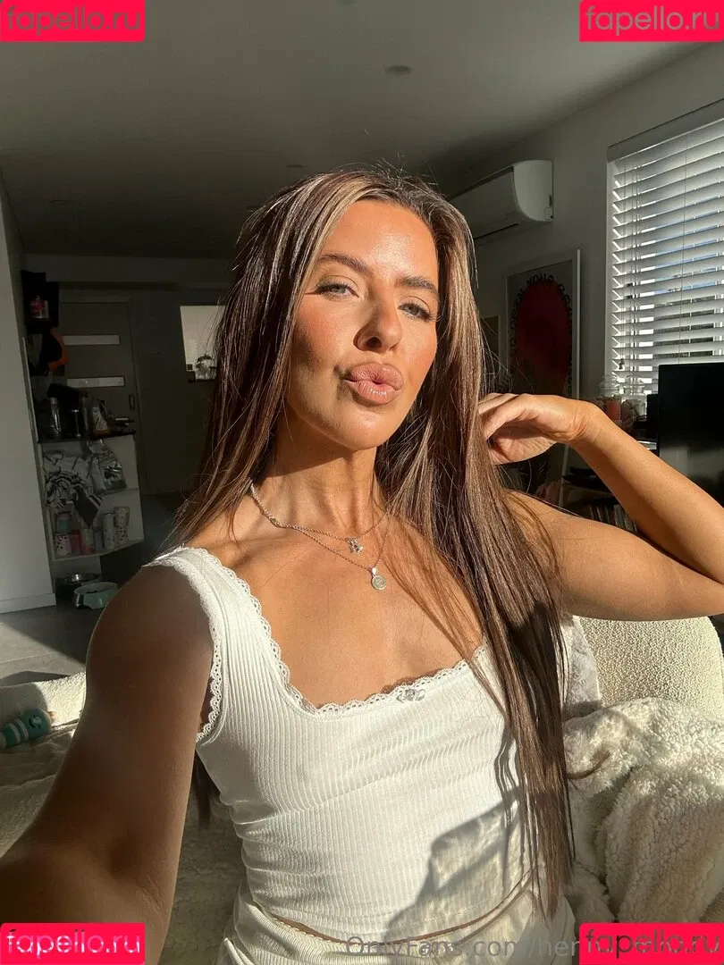 henny_moody Onlyfans Photo Gallery 