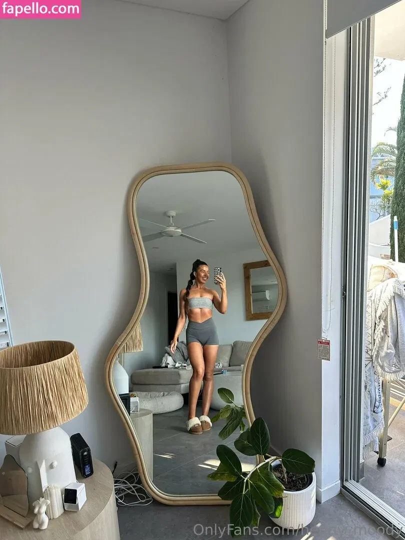 henny_moody Onlyfans Photo Gallery 