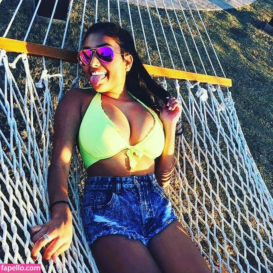 Zia Natasha Lehman Onlyfans Photo Gallery 