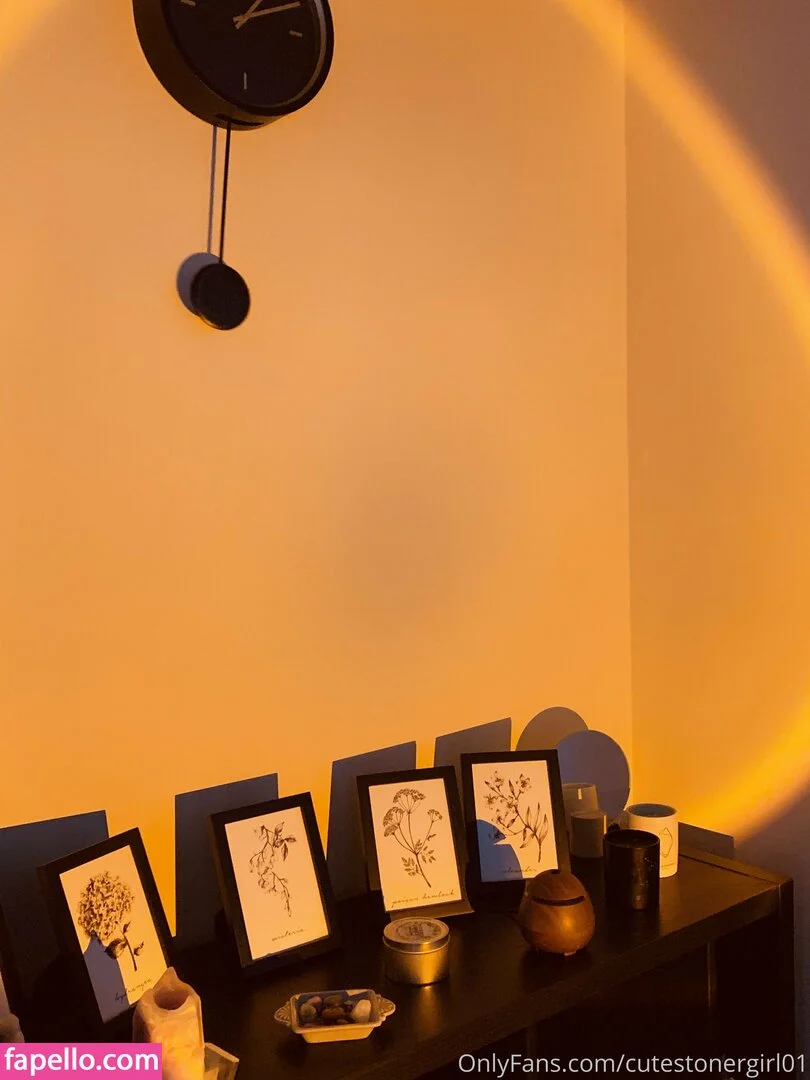 cutestonergirl01 Onlyfans Photo Gallery 