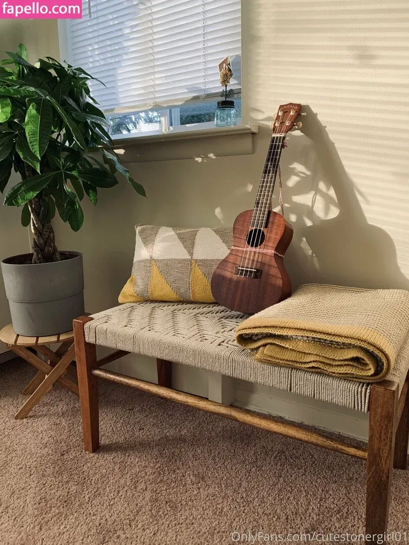 cutestonergirl01 Onlyfans Photo Gallery 