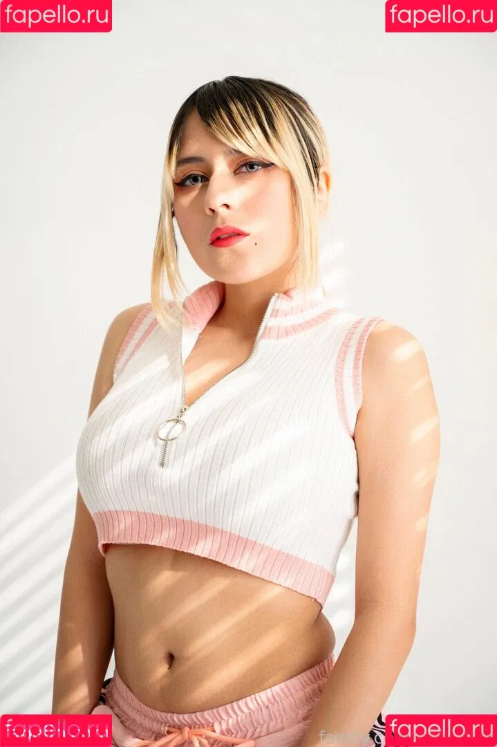 Aisu_Cos Onlyfans Photo Gallery 