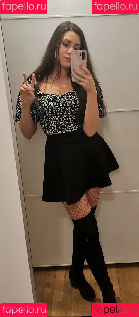 yabbe Onlyfans Photo Gallery 