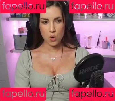 yabbe Onlyfans Photo Gallery 