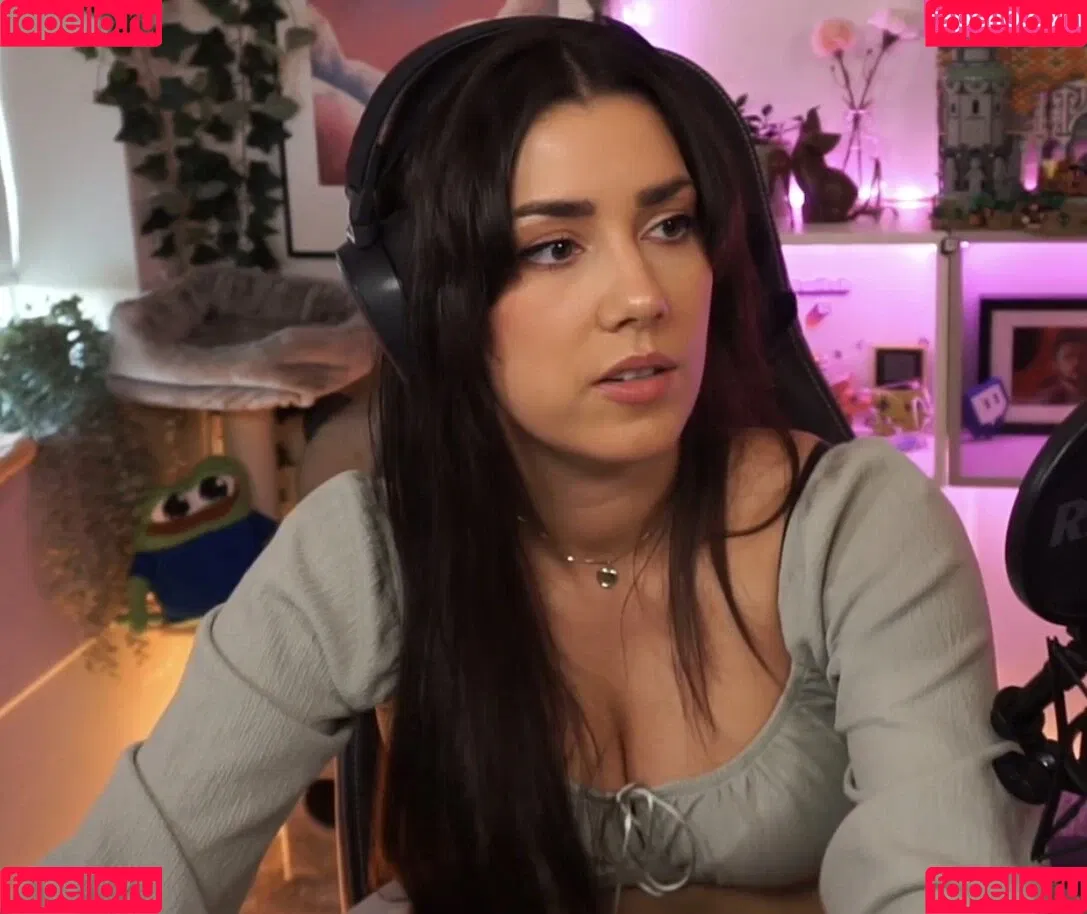 yabbe Onlyfans Photo Gallery 