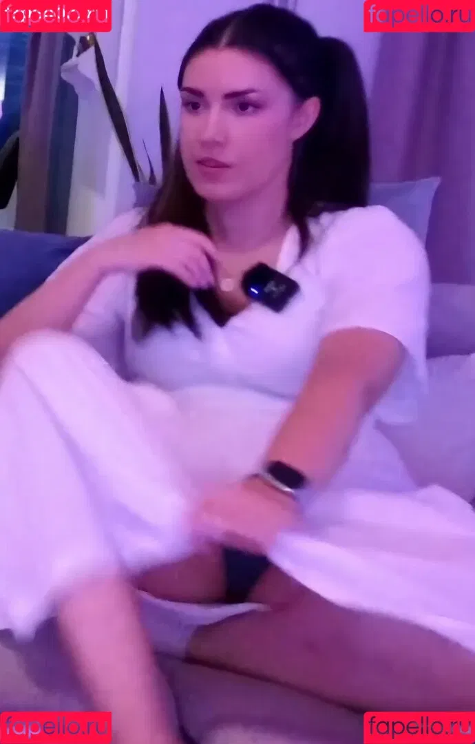 yabbe Onlyfans Photo Gallery 