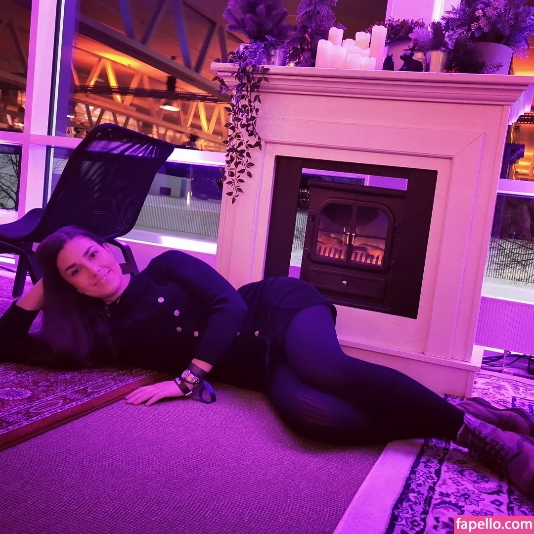 yabbe Onlyfans Photo Gallery 