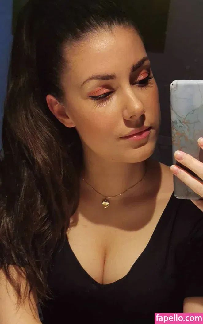 yabbe Onlyfans Photo Gallery 