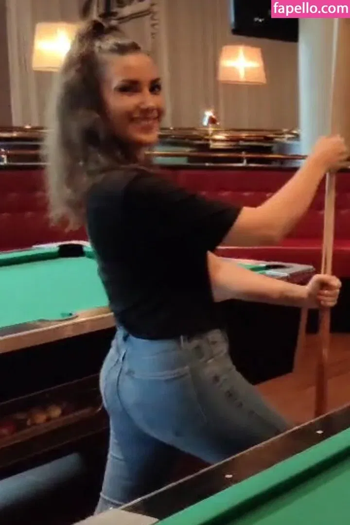 yabbe Onlyfans Photo Gallery 