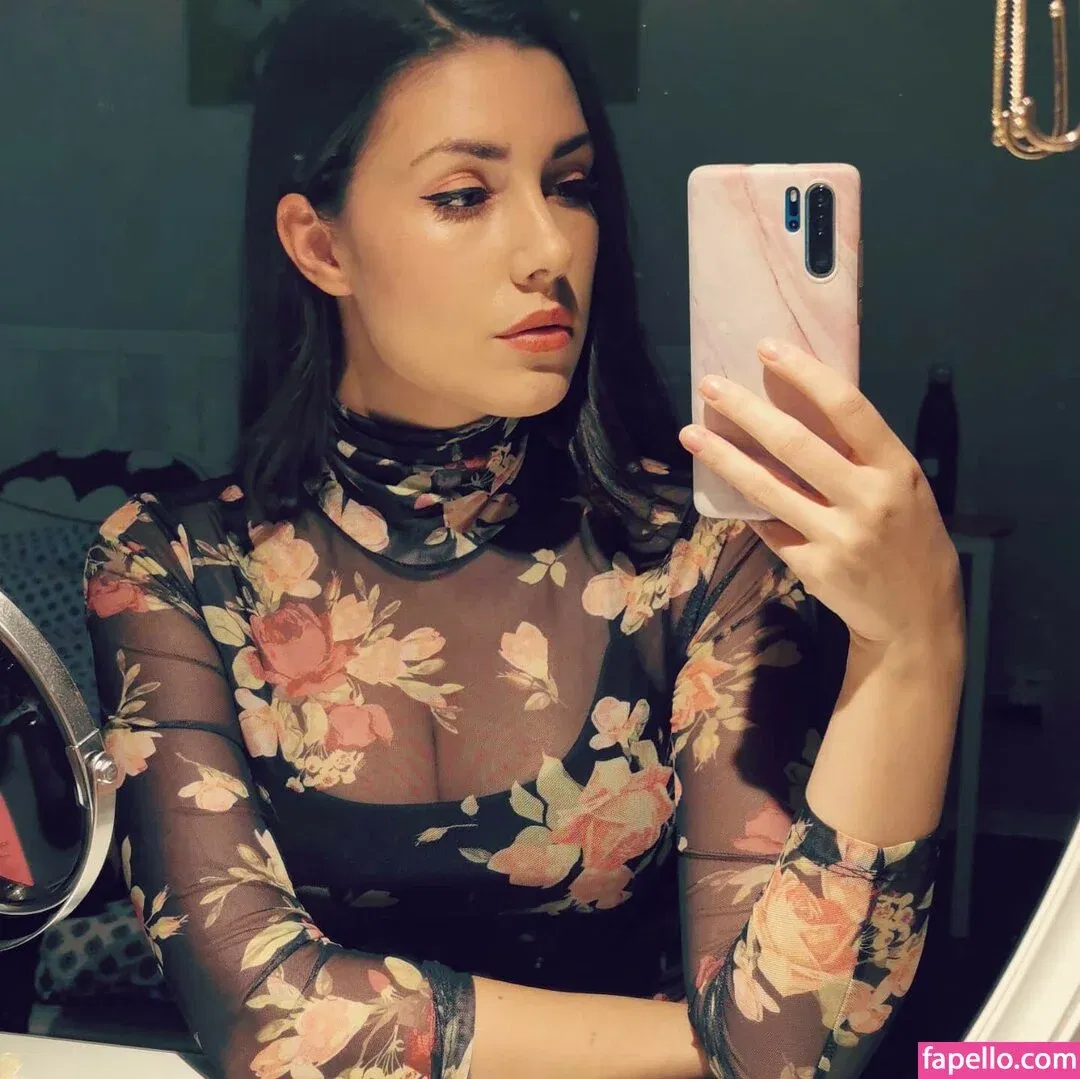 yabbe Onlyfans Photo Gallery 