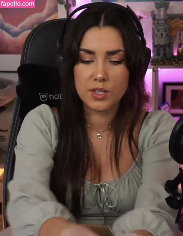 yabbe Onlyfans Photo Gallery 