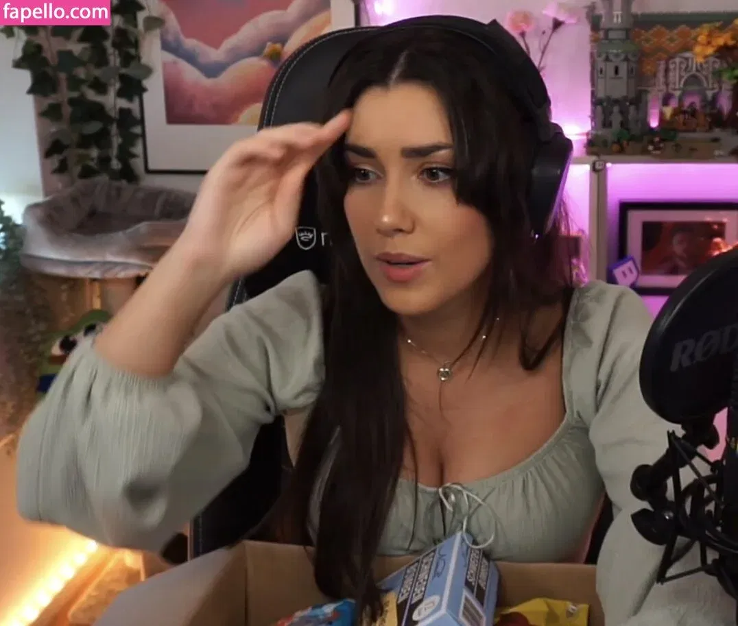 yabbe Onlyfans Photo Gallery 