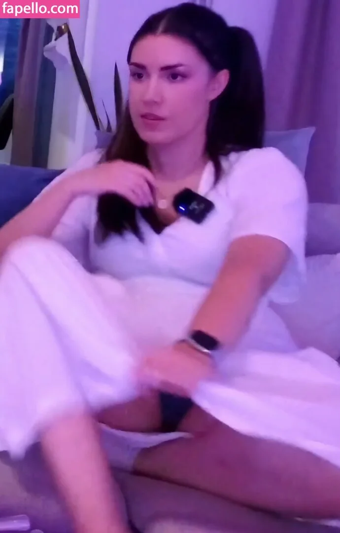 yabbe Onlyfans Photo Gallery 