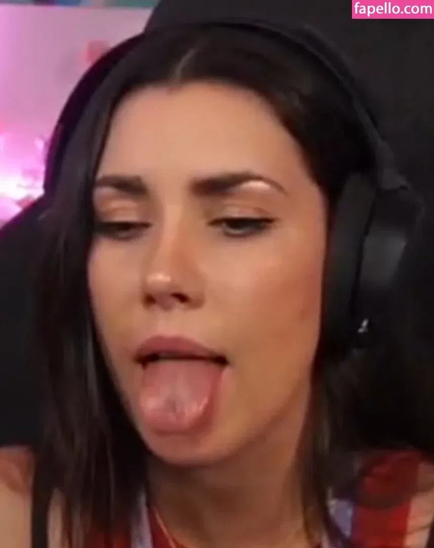 yabbe Onlyfans Photo Gallery 