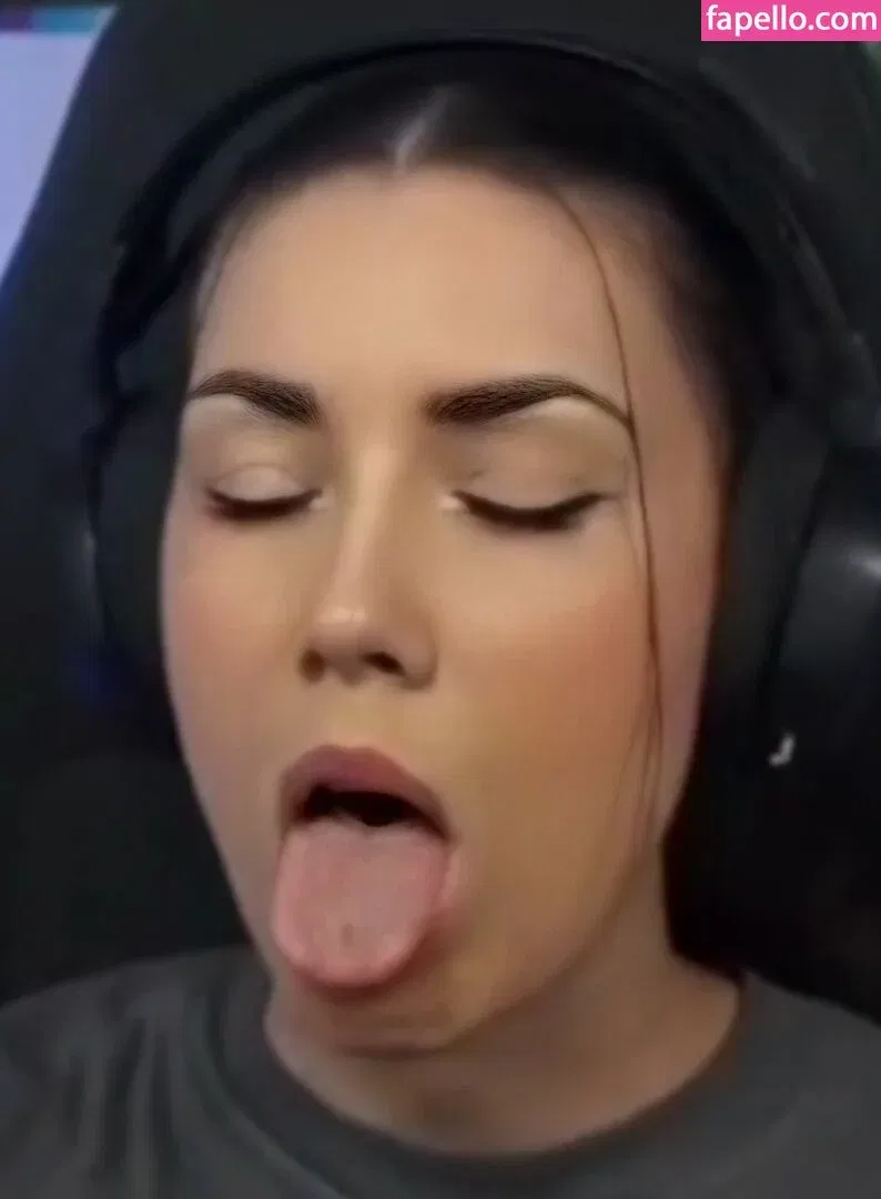 yabbe Onlyfans Photo Gallery 