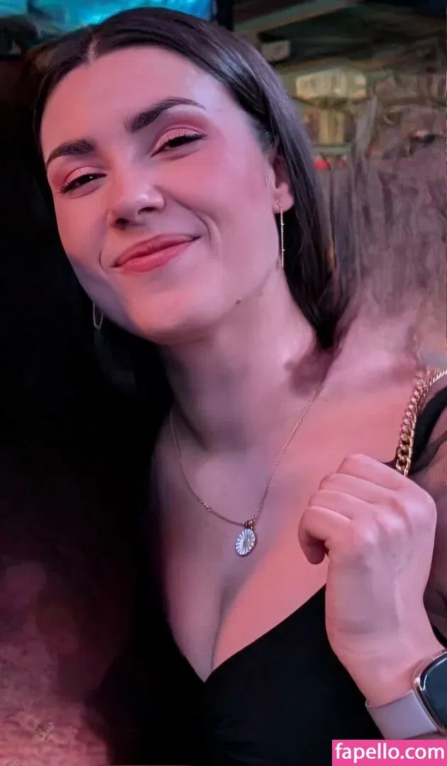 yabbe Onlyfans Photo Gallery 