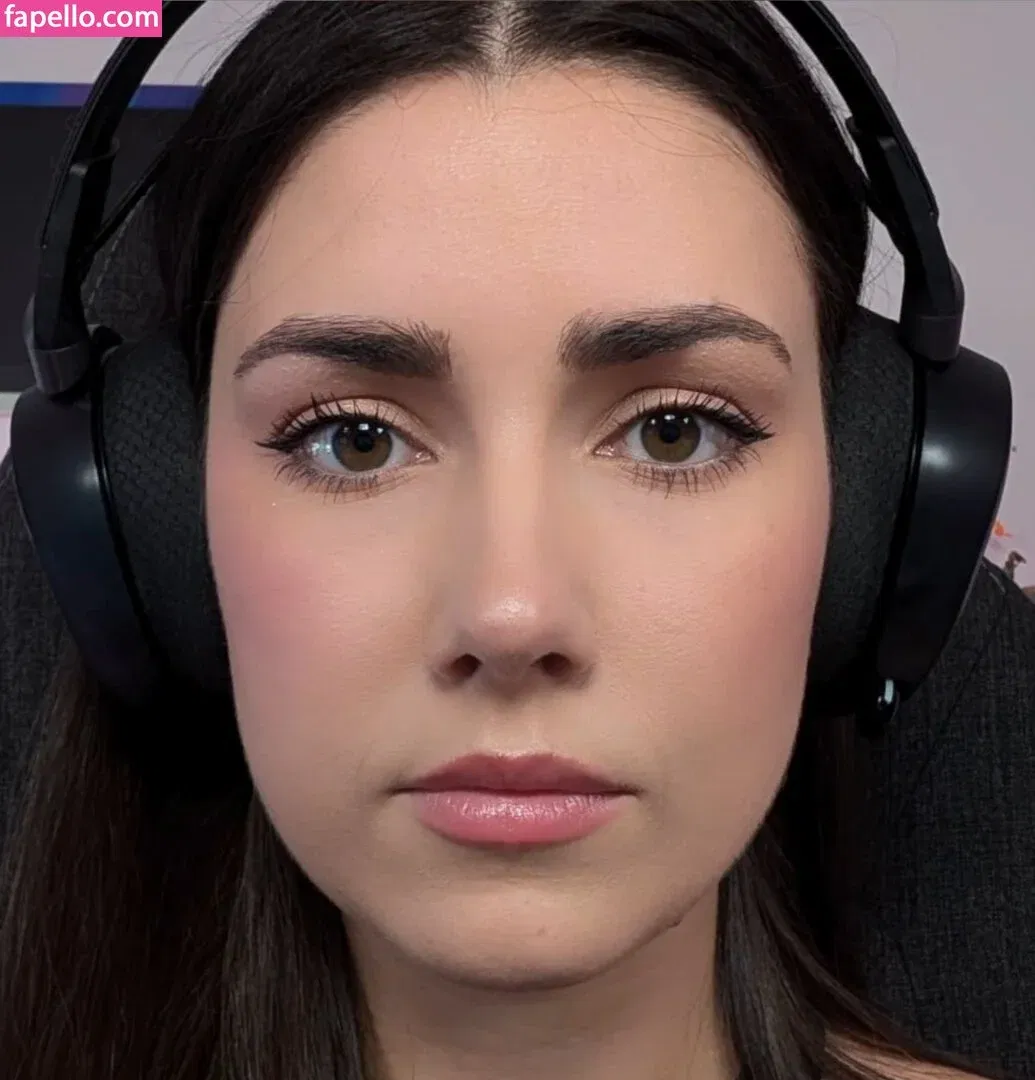 yabbe Onlyfans Photo Gallery 