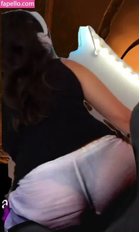 yabbe Onlyfans Photo Gallery 