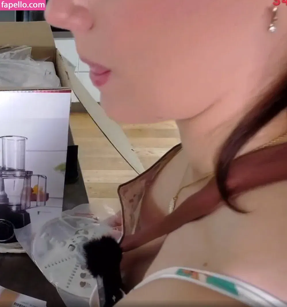 yabbe Onlyfans Photo Gallery 