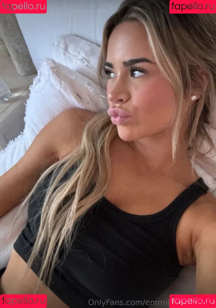 Emily Elizab3th Onlyfans Photo Gallery 