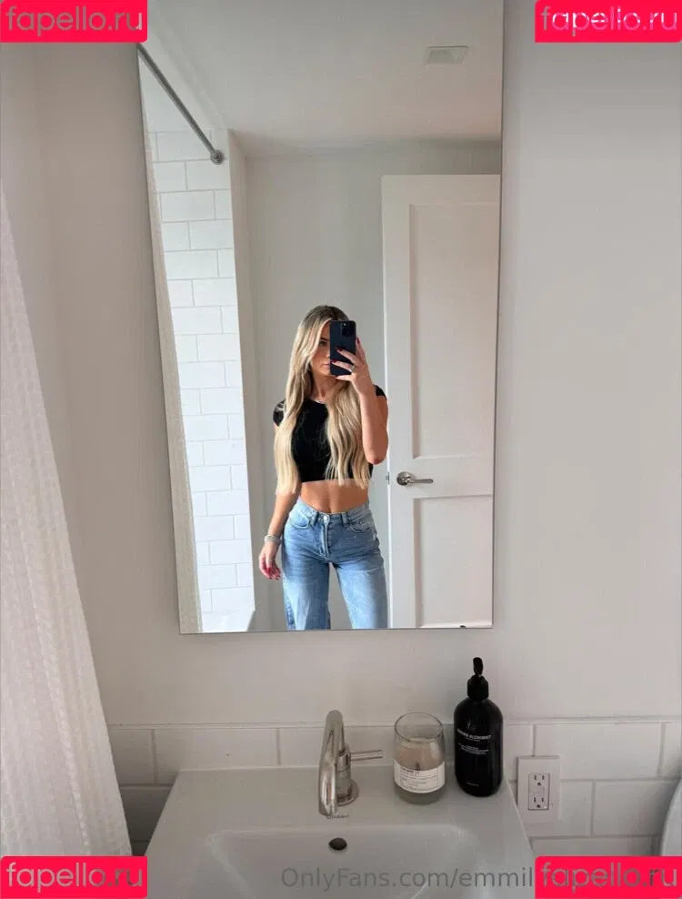 Emily Elizab3th Onlyfans Photo Gallery 