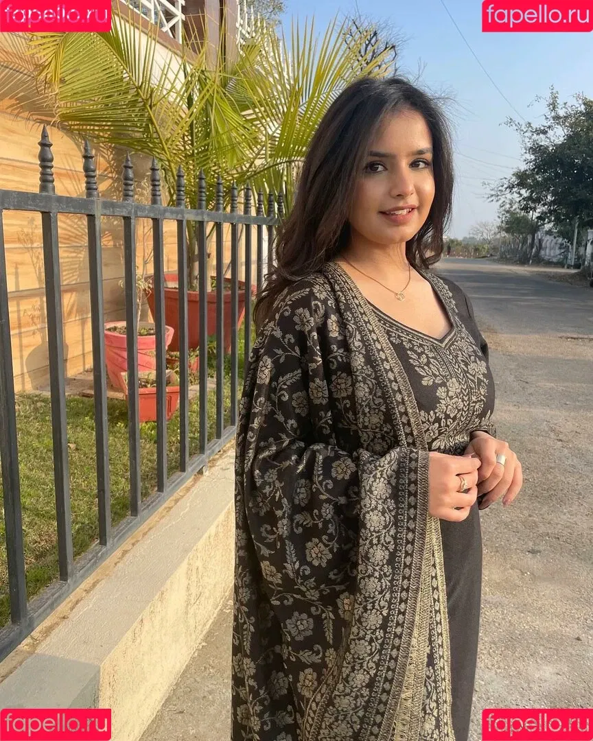 Aarushi Abrol Onlyfans Photo Gallery 