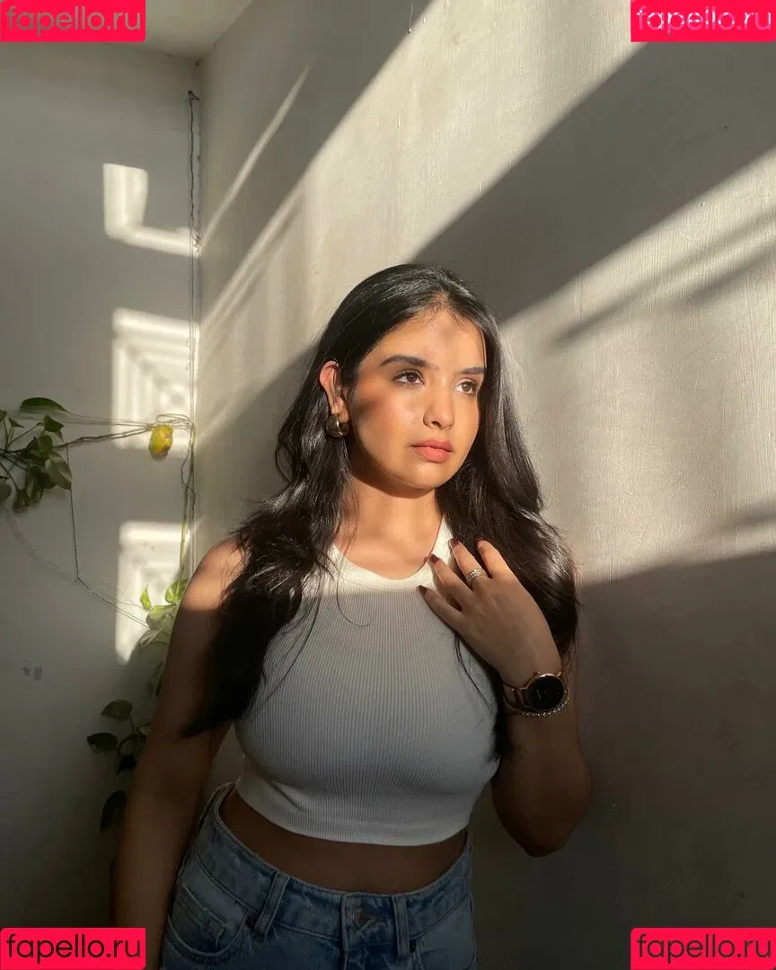 Aarushi Abrol Onlyfans Photo Gallery 