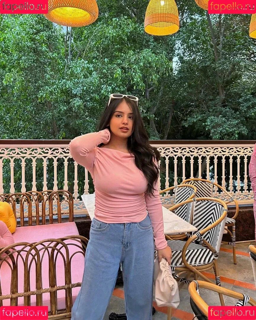Aarushi Abrol Onlyfans Photo Gallery 