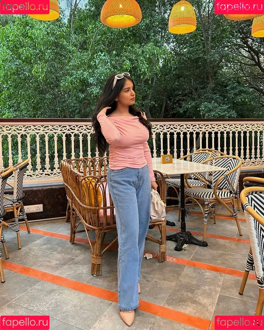 Aarushi Abrol Onlyfans Photo Gallery 