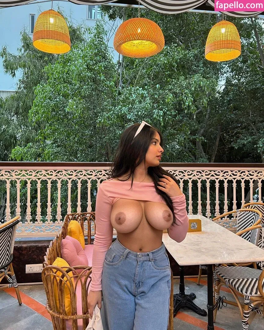 Aarushi Abrol Onlyfans Photo Gallery 