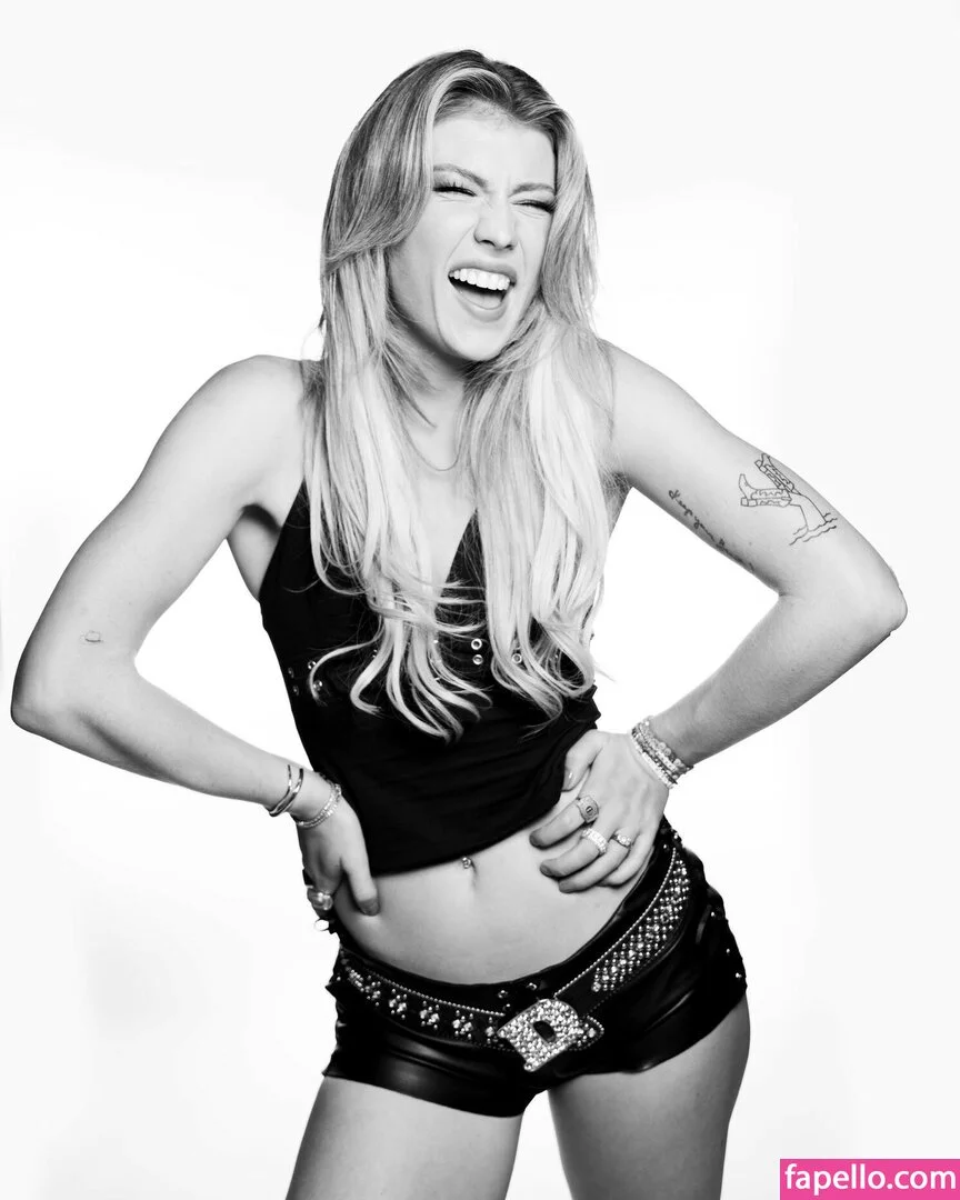 Dasha Novotny Onlyfans Photo Gallery 