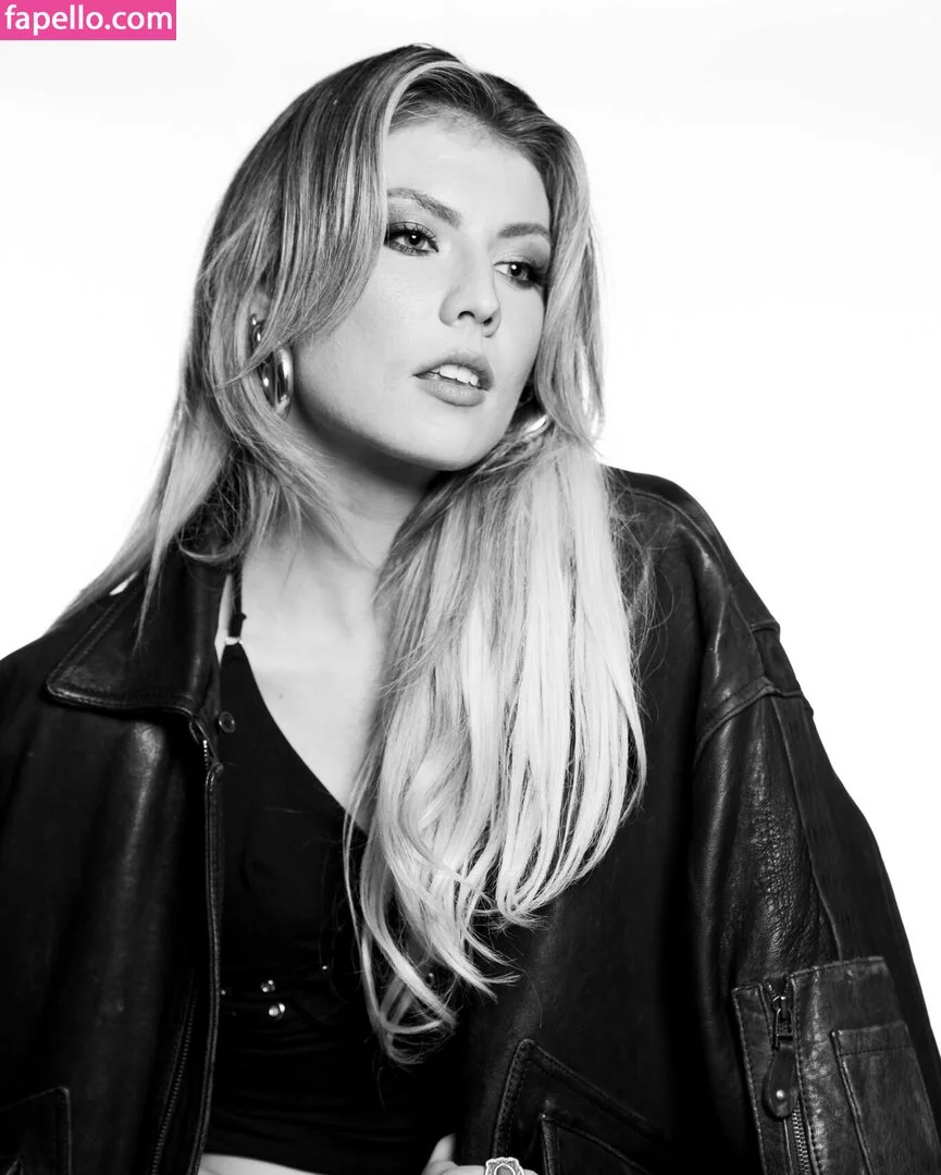 Dasha Novotny Onlyfans Photo Gallery 