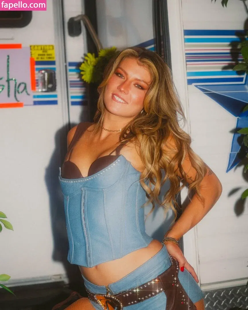 Dasha Novotny Onlyfans Photo Gallery 