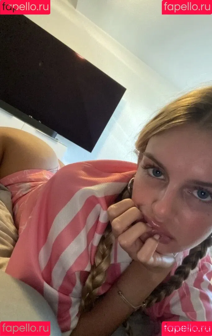 Lillimsr Onlyfans Photo Gallery 