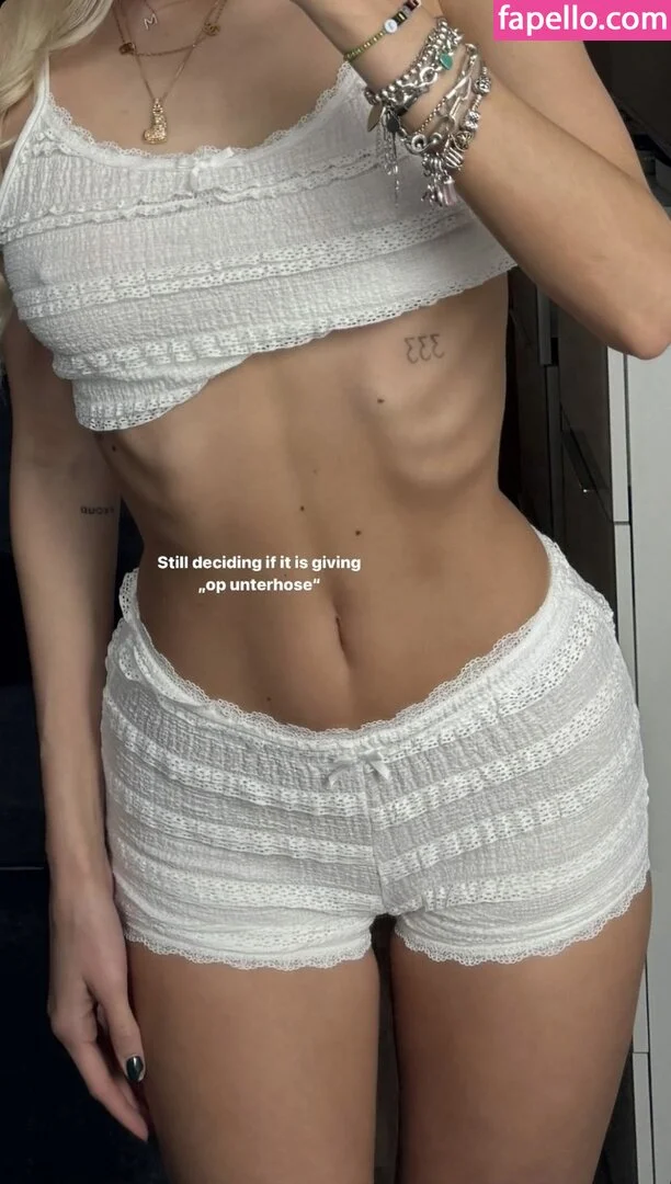 Lillimsr Onlyfans Photo Gallery 