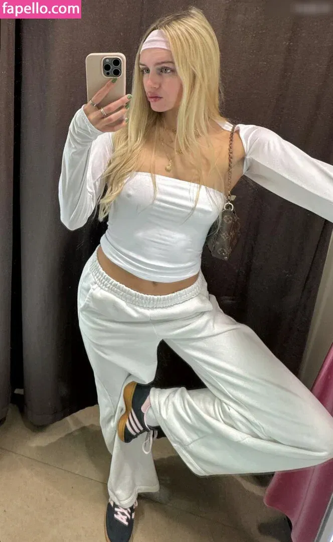 Lillimsr Onlyfans Photo Gallery 