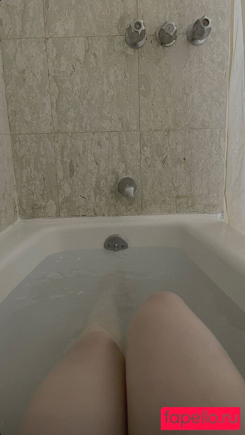 Genesiscruzm Onlyfans Photo Gallery 