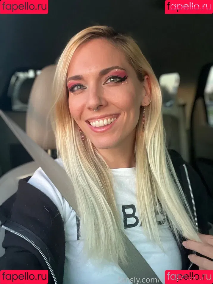 Christie Skylar Onlyfans Photo Gallery 