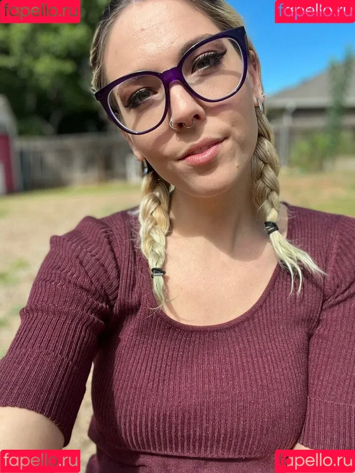 Christie Skylar Onlyfans Photo Gallery 