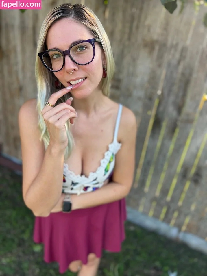 Christie Skylar Onlyfans Photo Gallery 