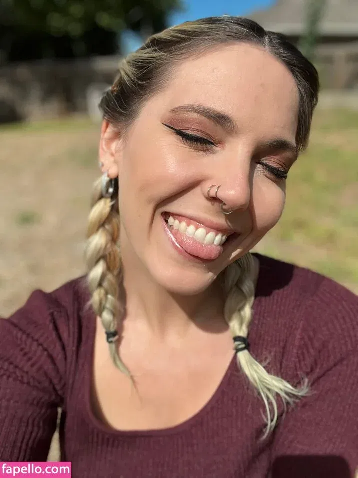 Christie Skylar Onlyfans Photo Gallery 