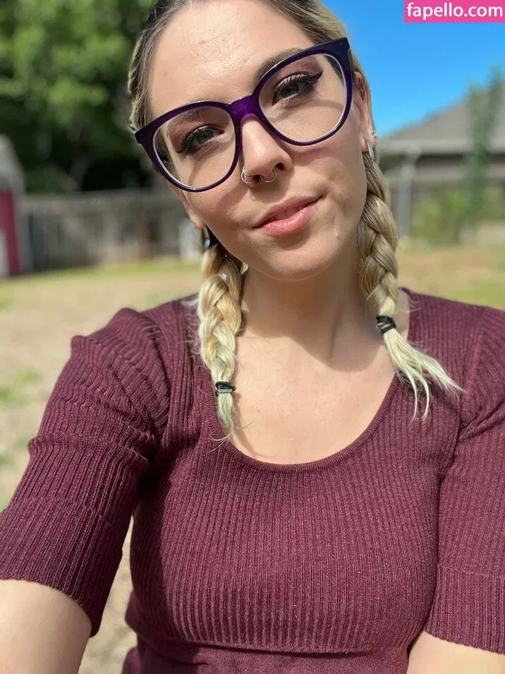 Christie Skylar Onlyfans Photo Gallery 