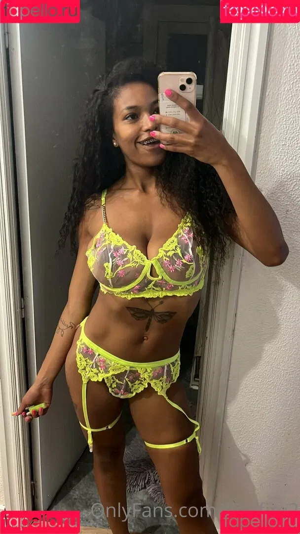 tinafirexxx Onlyfans Photo Gallery 