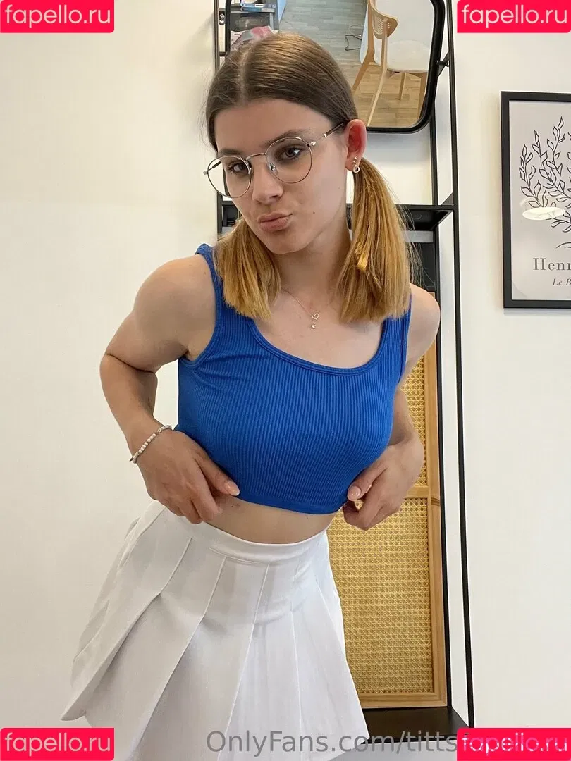 Titsplustats_Emely Onlyfans Photo Gallery 