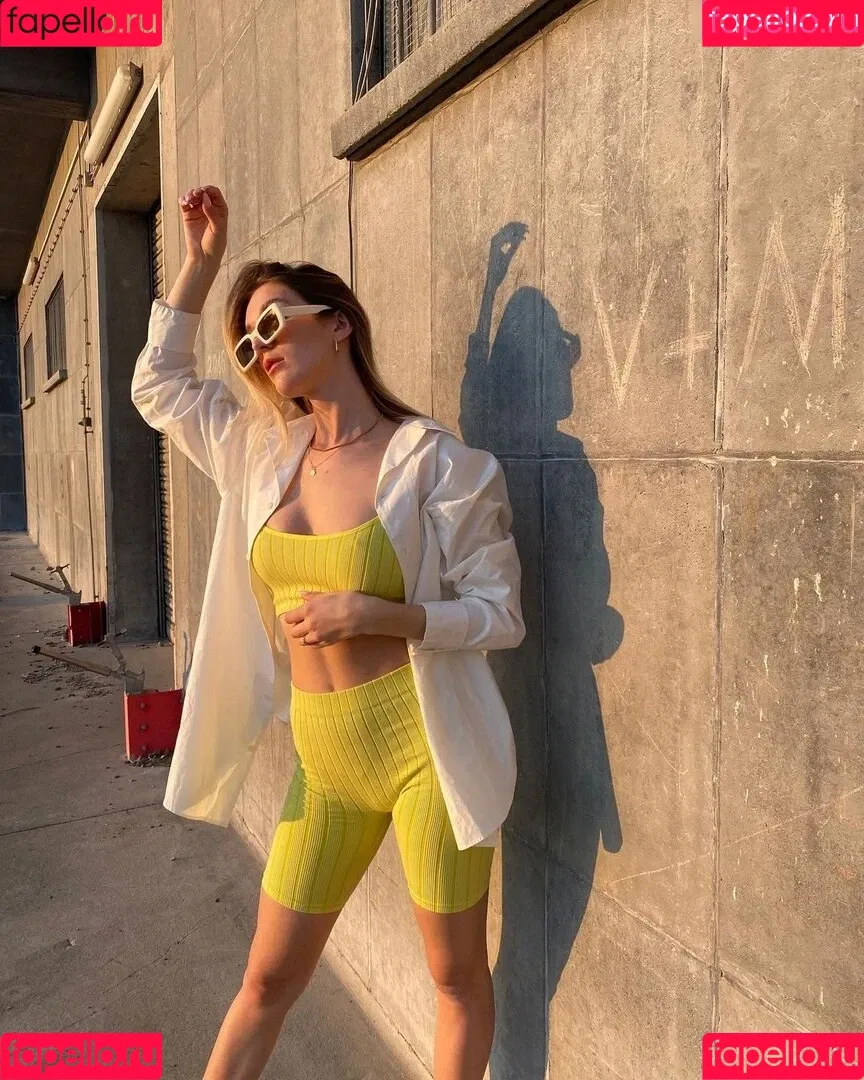 Sarah Ahrend Onlyfans Photo Gallery 