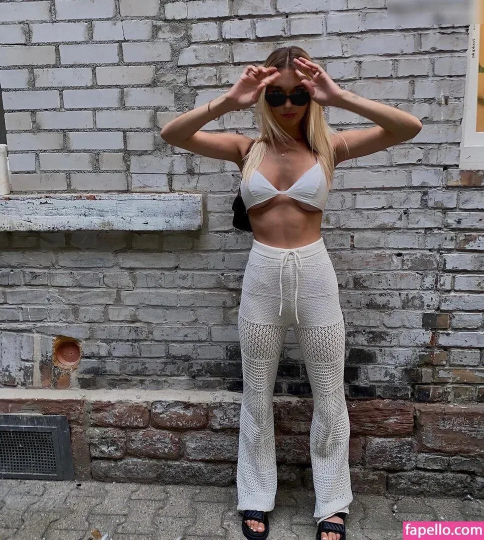 Sarah Ahrend Onlyfans Photo Gallery 