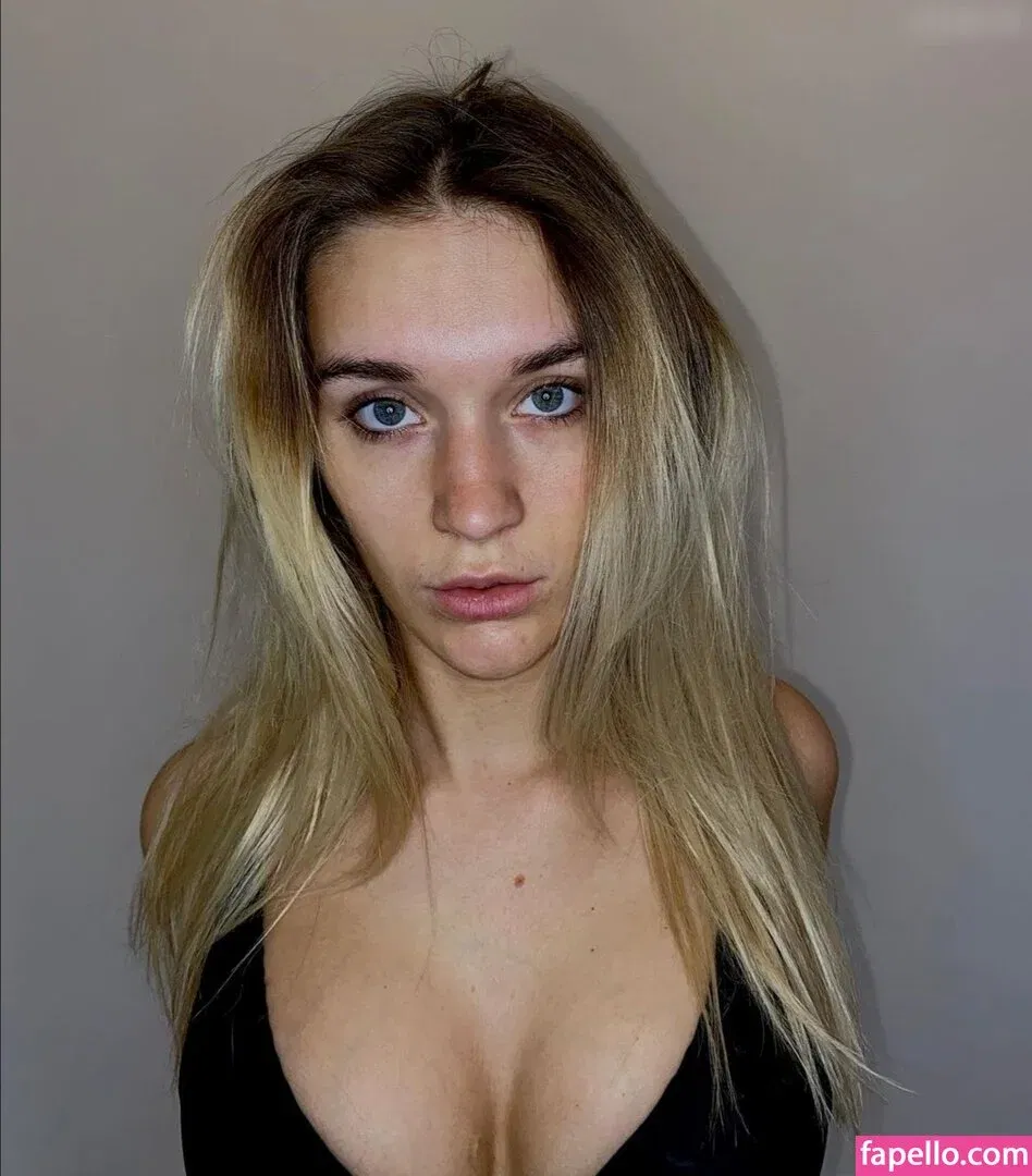 Sarah Ahrend Onlyfans Photo Gallery 